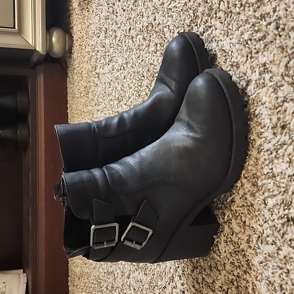 Black Boots